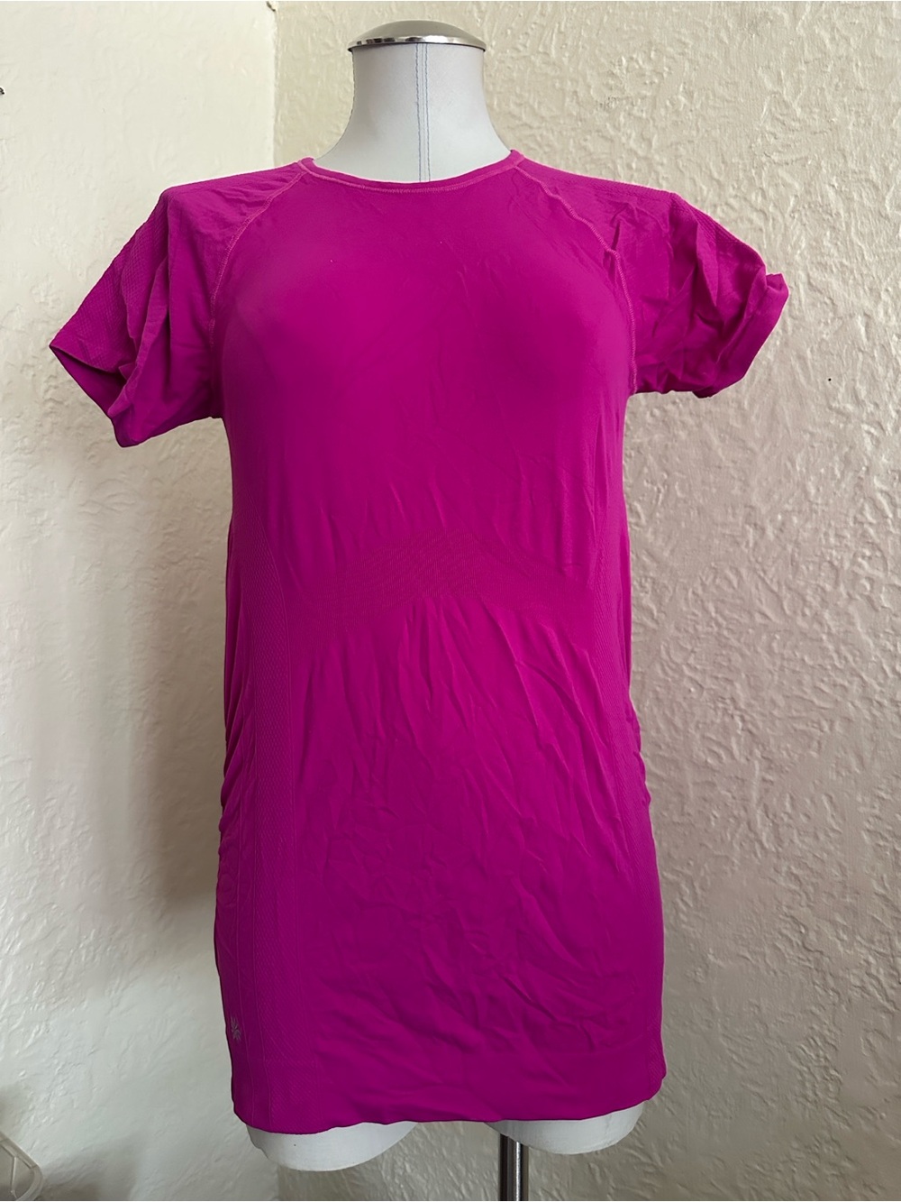 Athleta Fastest Track Raspberry Pink Purple Moisture Wicking Short Sleeve Shirt